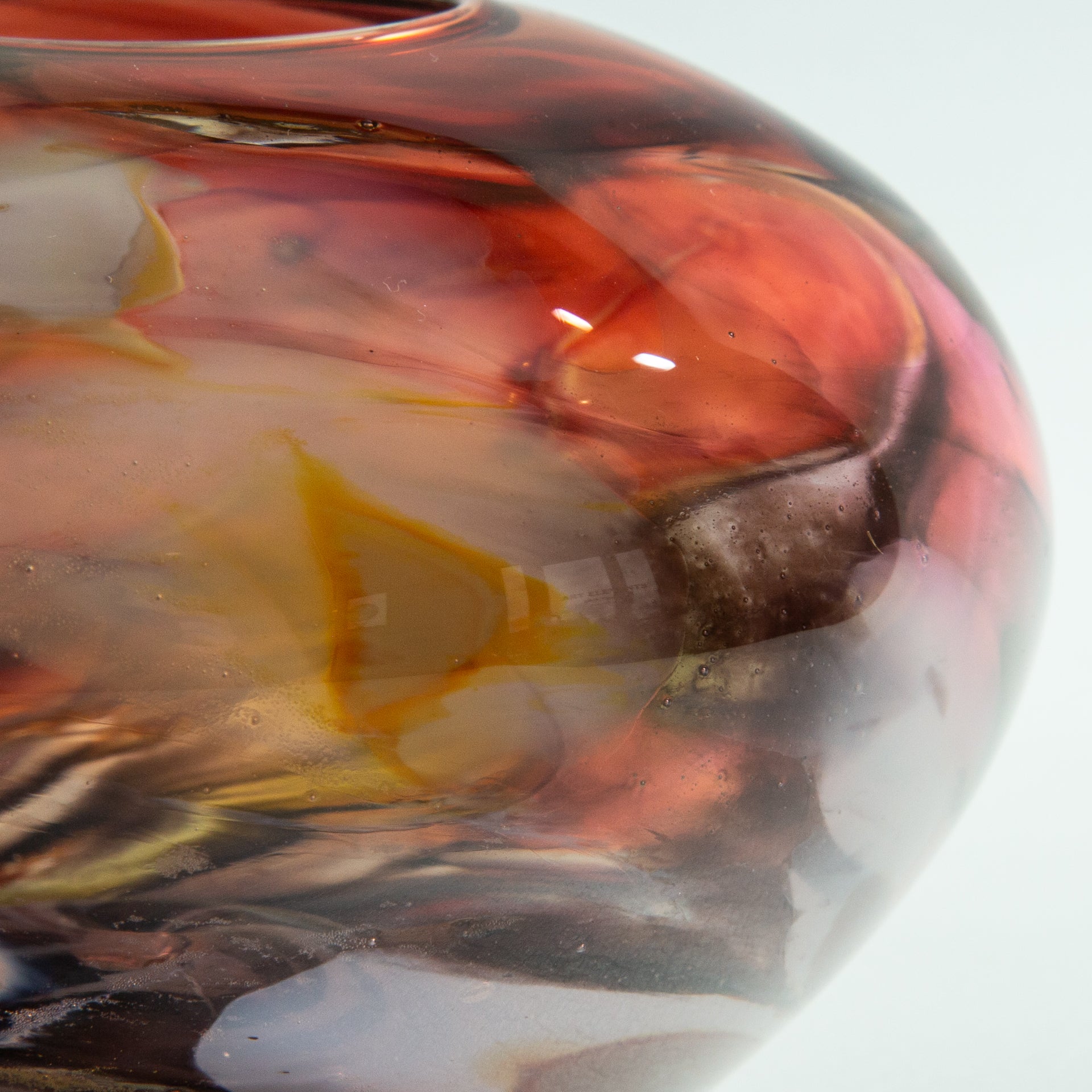 Cream Gold & Ruby Vessel